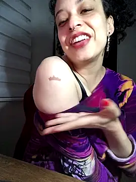 Snapshot of miss_carmila1 chatting on November 7, 2025, 1:43 am miss carmila1 online show from November 7, 2025, 1:43 am