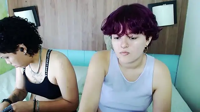 JadeAndJess  online show from September 24, 2025, 1:28 pm