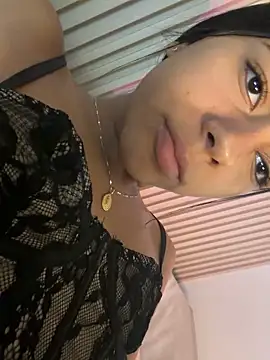 LilybethGray online show from April 17, 2026, 12:13 am