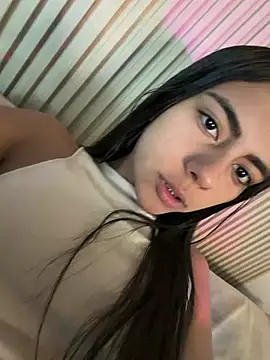Snapshot of LilybethGray chatting on June 28, 2026, 1:01 am LilybethGray online show from June 28, 2026, 1:01 am