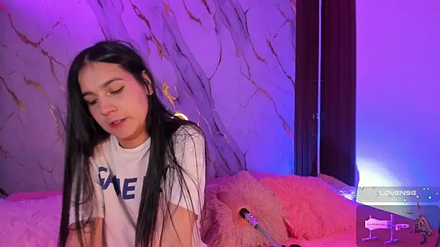 Emmiicute online show from December 20, 2025, 9:06 pm