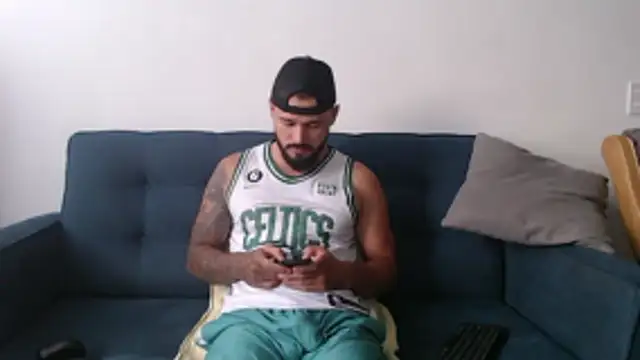 Eric Evans1 online show from November 12, 2025, 11:03 am