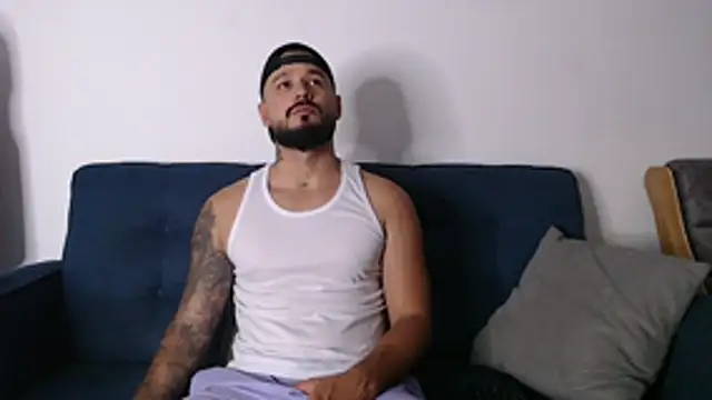 Eric Evans1 online show from November 4, 2025, 3:21 am