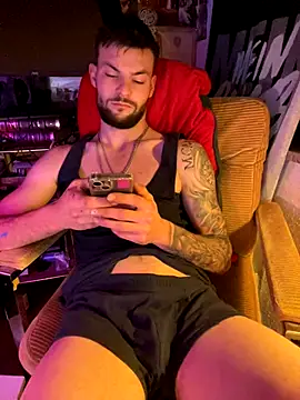 Snapshot of Mexxwell69 chatting on October 26, 2025, 12:33 am Mexxwell69 online show from October 26, 2025, 12:33 am