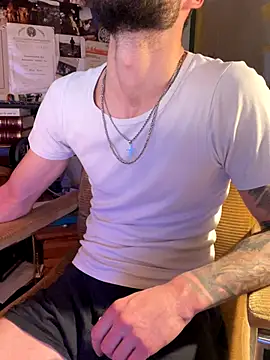 Snapshot of Mexxwell69 chatting on December 1, 2025, 9:48 pm Mexxwell69 online show from December 1, 2025, 9:48 pm