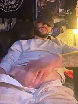 Snapshot of Mexxwell69 chatting on October 23, 2025, 4:38 pm Mexxwell69 online show from October 23, 2025, 4:38 pm