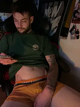 Snapshot of Mexxwell69 chatting on October 21, 2025, 10:20 pm Mexxwell69 online show from October 21, 2025, 10:20 pm