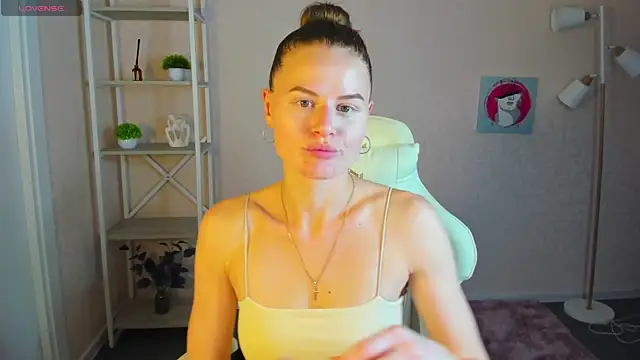 Wanda Gomez online show from September 15, 2025, 2:28 pm