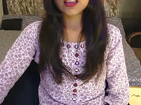 Snapshot of hoty-priya chatting on November 21, 2025, 4:55 am hoty-priya online show from November 21, 2025, 4:55 am