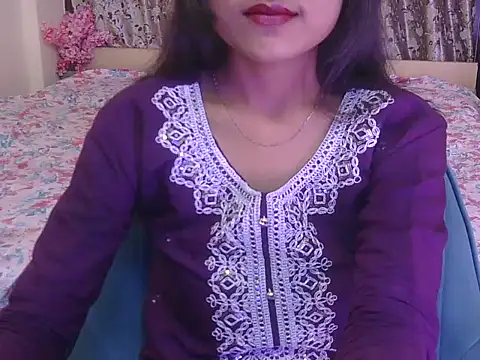 hoty-priya online show from February 8, 2026, 4:43 am