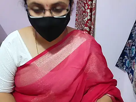 Snapshot of jannu6482 chatting on October 25, 2025, 4:40 pm jannu6482 online show from October 25, 2025, 4:40 pm