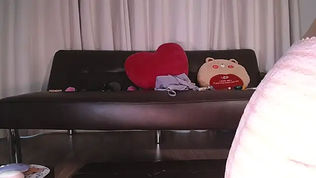 Liz Hu online show from September 23, 2025, 8:43 am