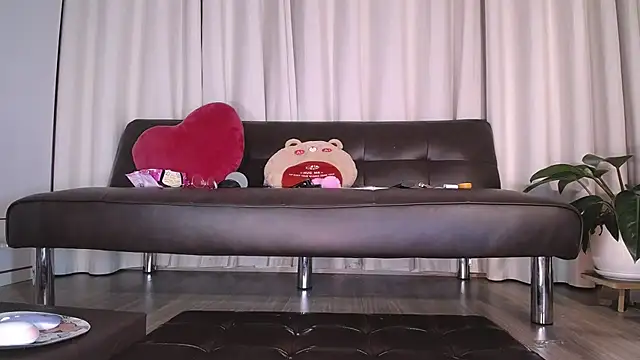 Liz Hu online show from September 11, 2025, 4:29 pm