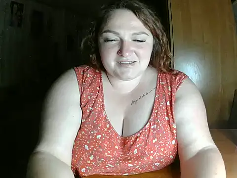 Snapshot of AngelQSky chatting on June 25, 2026, 8:14 pm AngelQSky online show from June 25, 2026, 8:14 pm