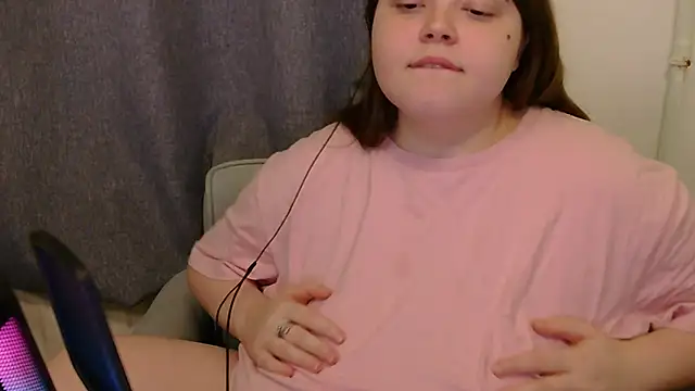 Snapshot of brattyprincessemma chatting on November 12, 2025, 6:06 am brattyprincessemma online show from November 12, 2025, 6:06 am