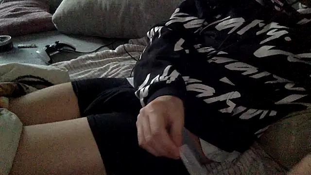 Breezydicksn online show from October 28, 2025, 3:44 pm