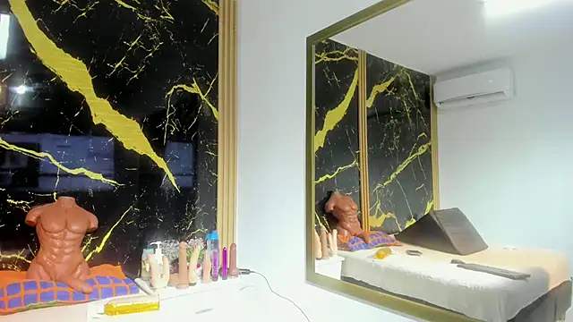 Snapshot of AdrianaVegga chatting on February 20, 2026, 3:25 am AdrianaVegga online show from February 20, 2026, 3:25 am