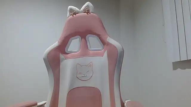 Crystal Star  online show from September 18, 2025, 12:24 am