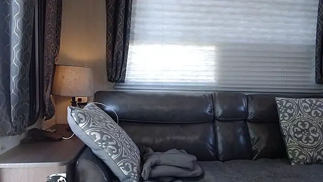 Snapshot of chitownaries82 chatting on September 13, 2025, 9:37 pm chitownaries82 online show from September 13, 2025, 9:37 pm