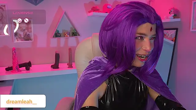 dreamleah  online show from November 30, 2025, 4:57 am