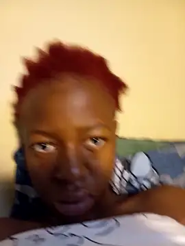 Snapshot of Freakysluttt chatting on October 31, 2025, 4:42 am Freakysluttt online show from October 31, 2025, 4:42 am