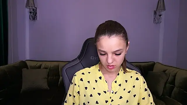 Snapshot of AnitaBambie chatting on November 29, 2025, 1:55 pm AnitaBambie online show from November 29, 2025, 1:55 pm