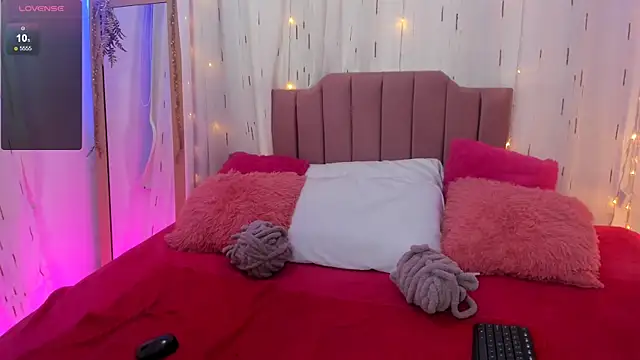 Aurora duval online show from October 13, 2025, 9:27 pm