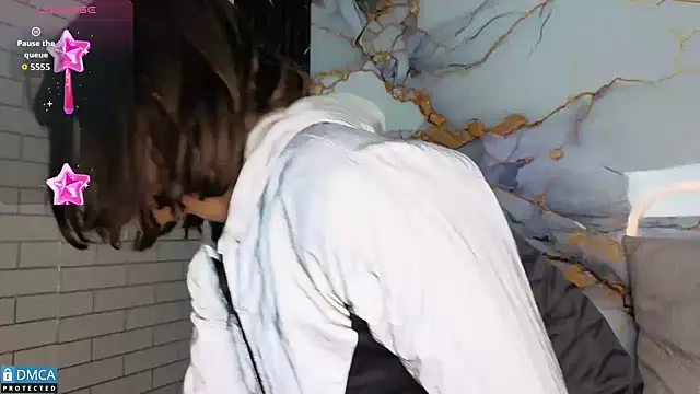 nena cupcake  online show from November 4, 2025, 11:14 am