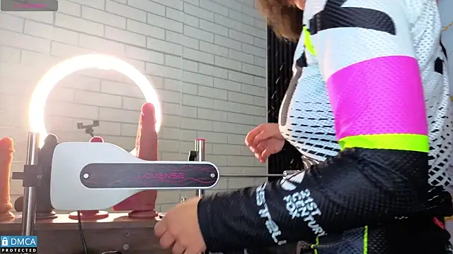 nena cupcake  online show from November 20, 2025, 11:11 am