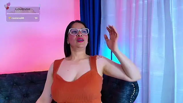 Snapshot of Alana_steel_1 chatting on December 19, 2025, 7:38 pm Alana steel 1 online show from December 19, 2025, 7:38 pm