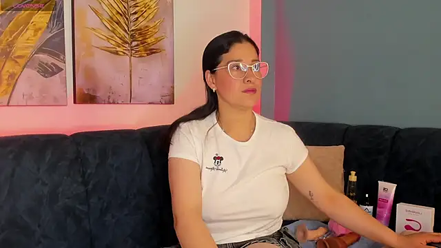 Snapshot of Alana_steel_1 chatting on November 30, 2025, 12:06 pm Alana steel 1 online show from November 30, 2025, 12:06 pm