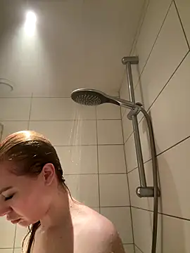 Chloemillerrxx online show from November 23, 2025, 1:32 pm