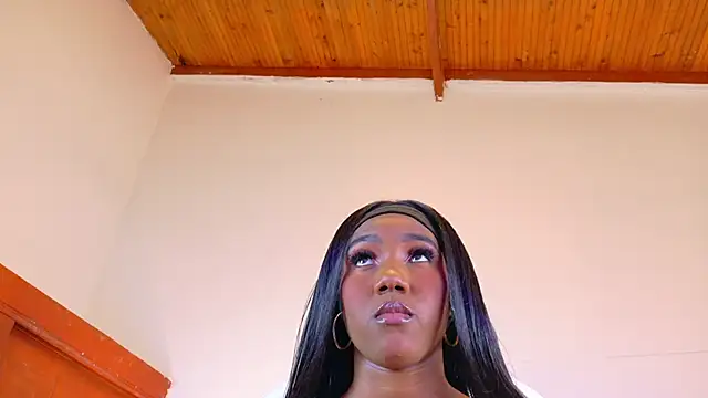 Snapshot of alexandra_crox chatting on October 6, 2025, 1:34 pm alexandra crox online show from October 6, 2025, 1:34 pm