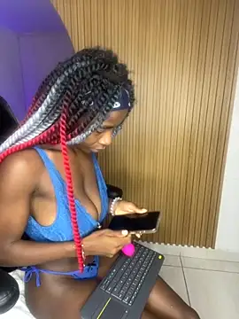 MorenaLush Eup online show from November 4, 2025, 3:32 am