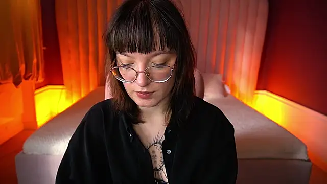 Pixie Peachh online show from October 17, 2025, 12:51 pm