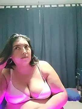 Snapshot of lina_maria99 chatting on November 10, 2025, 11:32 pm lina maria99 online show from November 10, 2025, 11:32 pm