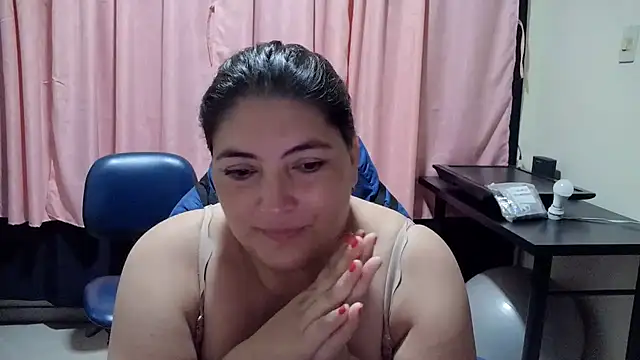 Snapshot of lina_maria99 chatting on February 20, 2026, 7:54 am lina maria99 online show from February 20, 2026, 7:54 am