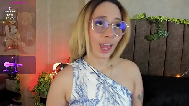 LanaMills  online show from March 10, 2026, 6:28 am