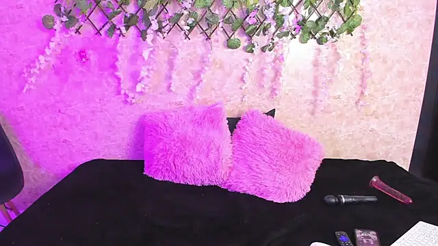 ImEmily444 online show from October 24, 2025, 7:57 pm