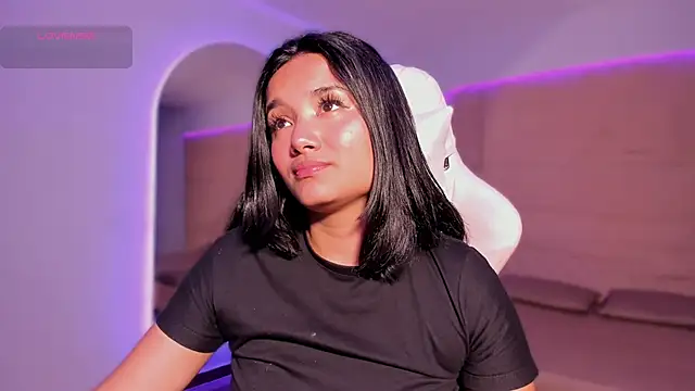 HannahMontgomery online show from December 18, 2025, 4:22 pm