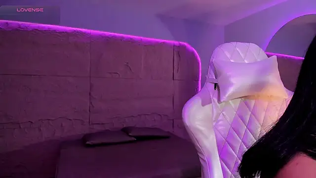 HannahMontgomery online show from December 2, 2025, 4:41 pm