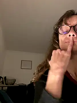 Chris06d22xh online show from October 15, 2025, 7:00 pm