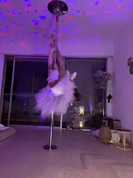 Chris06d22xh online show from April 1, 2026, 8:06 pm