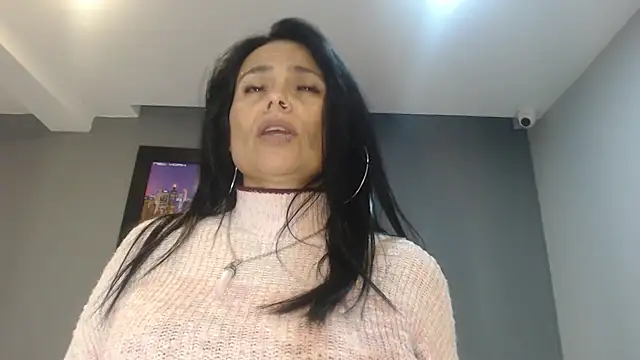 Snapshot of CharlotteCottin chatting on September 15, 2025, 11:10 am CharlotteCottin online show from September 15, 2025, 11:10 am