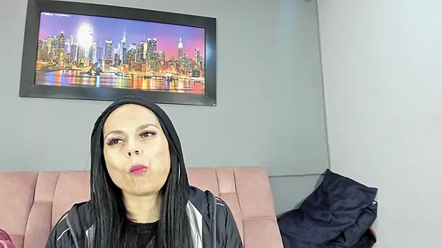 Snapshot of CharlotteCottin chatting on May 12, 2026, 11:16 am CharlotteCottin online show from May 12, 2026, 11:16 am