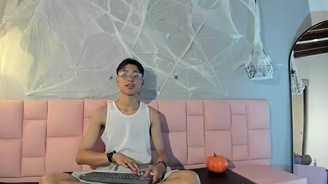 Snapshot of Daddy_Darcks chatting on October 25, 2025, 7:36 pm Daddy Darcks online show from October 25, 2025, 7:36 pm