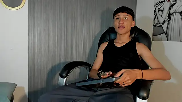 Snapshot of Daddy_Darcks chatting on November 2, 2025, 1:27 pm Daddy Darcks online show from November 2, 2025, 1:27 pm