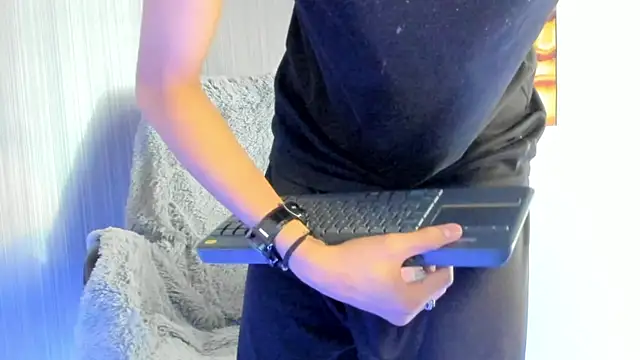 Snapshot of Daddy_Darcks chatting on November 17, 2025, 8:02 pm Daddy Darcks online show from November 17, 2025, 8:02 pm