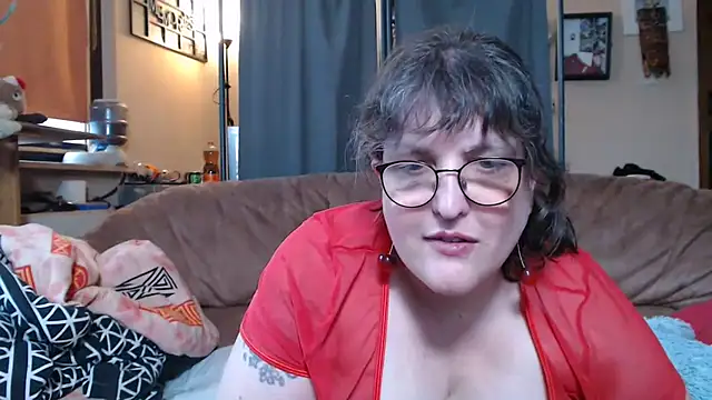 ladyfrombonn online show from April 2, 2026, 4:24 pm