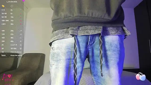 Snapshot of wyatt_3 chatting on November 6, 2025, 12:20 pm wyatt 3 online show from November 6, 2025, 12:20 pm